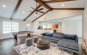 Charming Heights Bungalow with Expansive Backyard - Houston, Texas