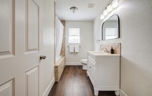 Charming Heights Bungalow with Expansive Backyard - Houston, Texas