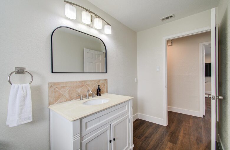 Charming Heights Bungalow with Expansive Backyard - Houston, Texas