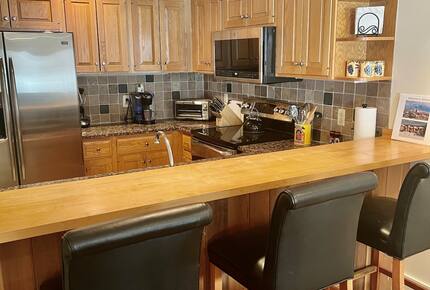 Ski-In, Ski-Out Stratton Escape - Stratton, Vermont