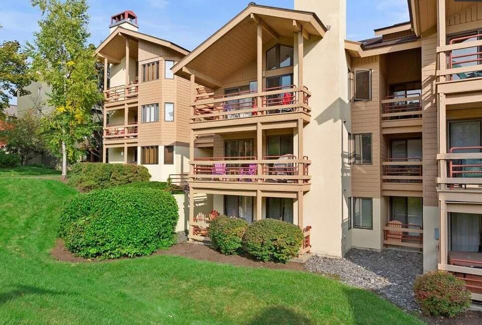 Ski-In, Ski-Out Stratton Escape - Stratton, Vermont