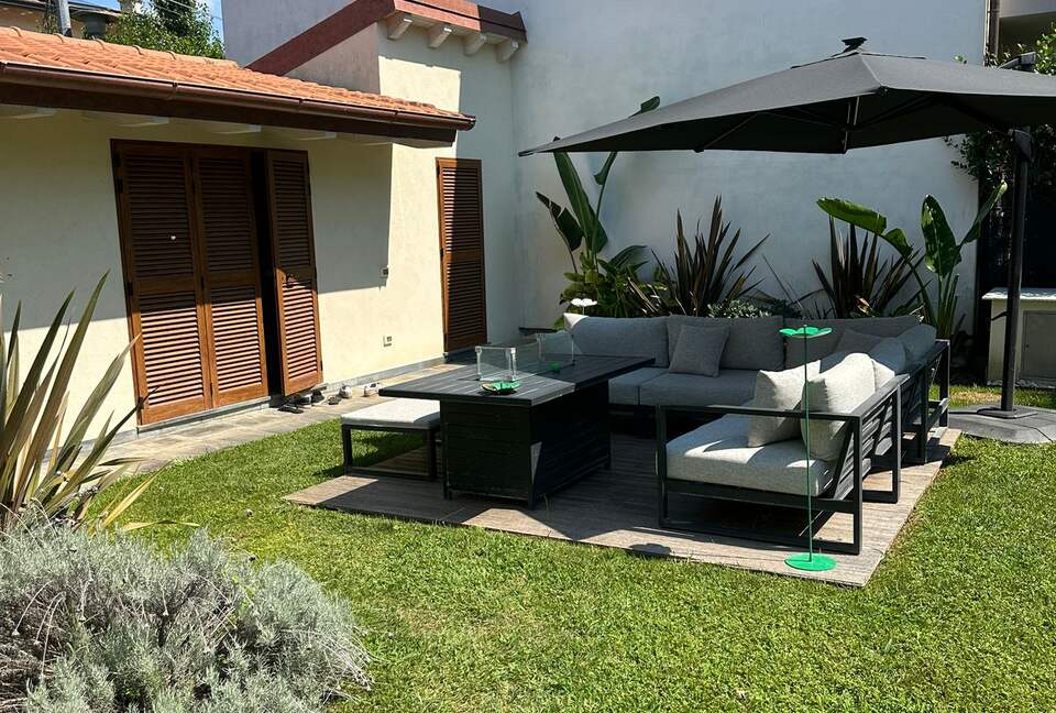 Forte dei Marmi Villa with Independent Guest Residence - Forte Dei Marmi, Italy