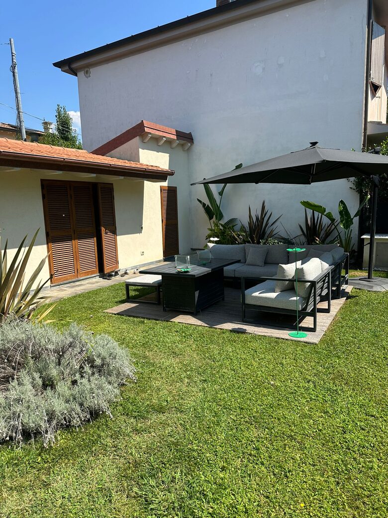 Forte dei Marmi Villa with Independent Guest Residence - Forte Dei Marmi, Italy