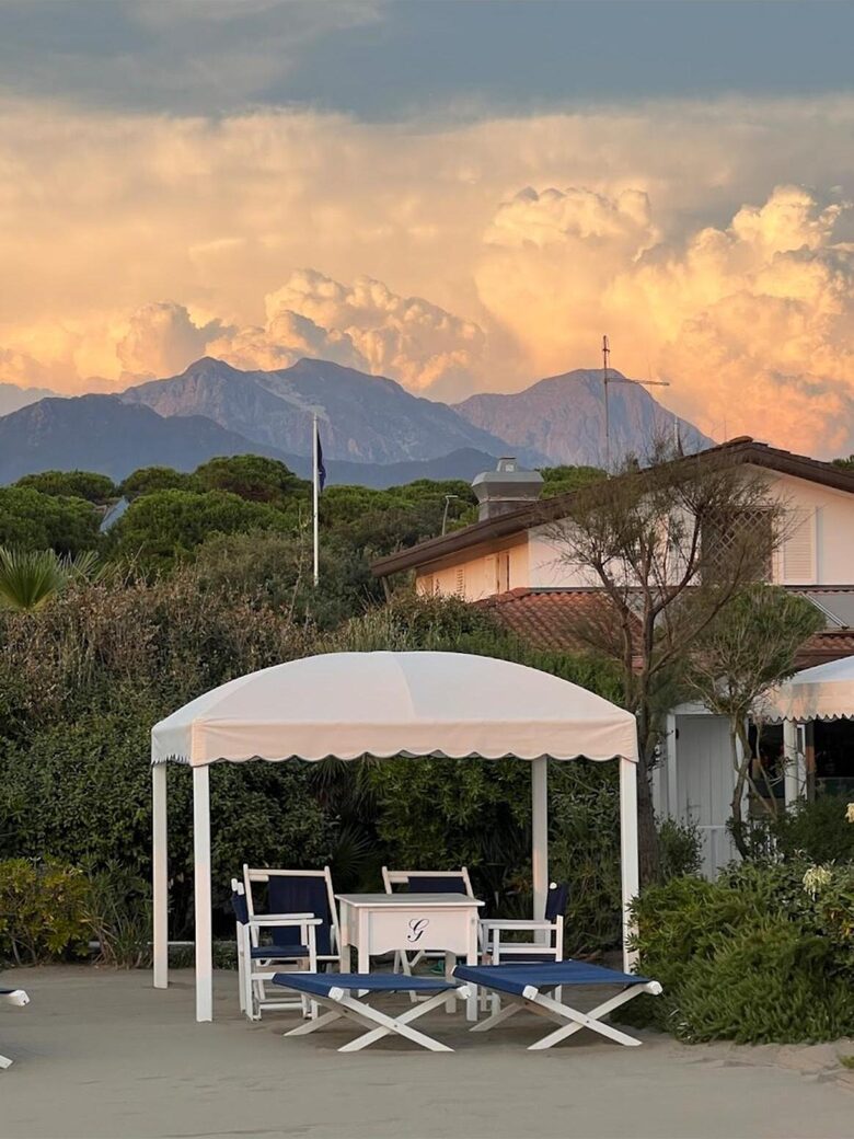 Forte dei Marmi Villa with Independent Guest Residence - Forte Dei Marmi, Italy
