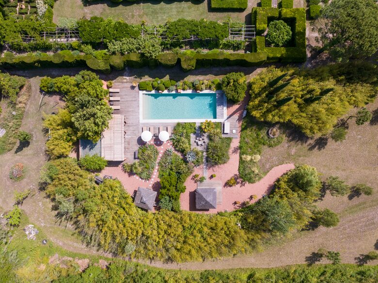 Les Confines: An Enchanting Provençal Estate of Timeless Elegance (R) - Noves, France