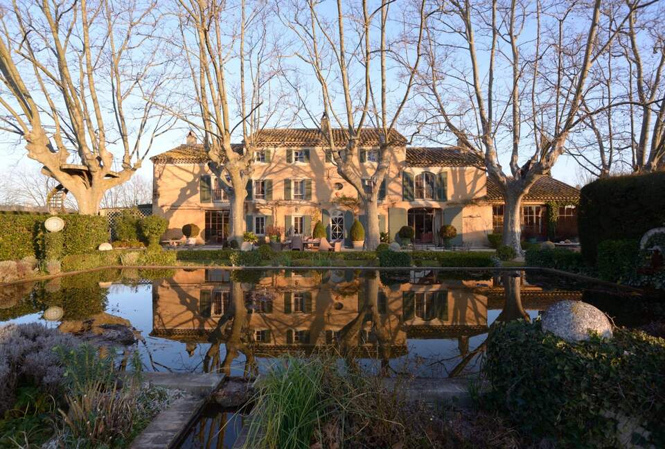 Les Confines: An Enchanting Provençal Estate of Timeless Elegance (R) - Noves, France