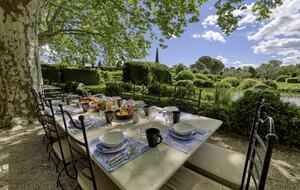 Les Confines: An Enchanting Provençal Estate of Timeless Elegance (R)