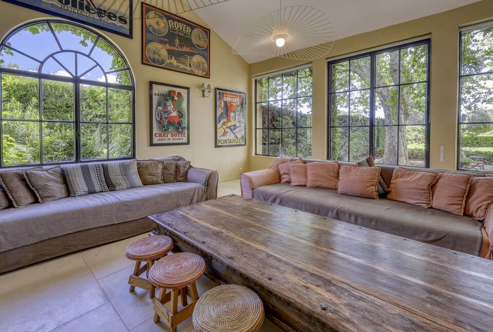 Les Confines: An Enchanting Provençal Estate of Timeless Elegance (R) - Noves, France