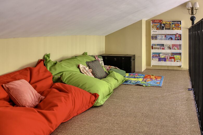 Les Confines: An Enchanting Provençal Estate of Timeless Elegance (R) - Noves, France