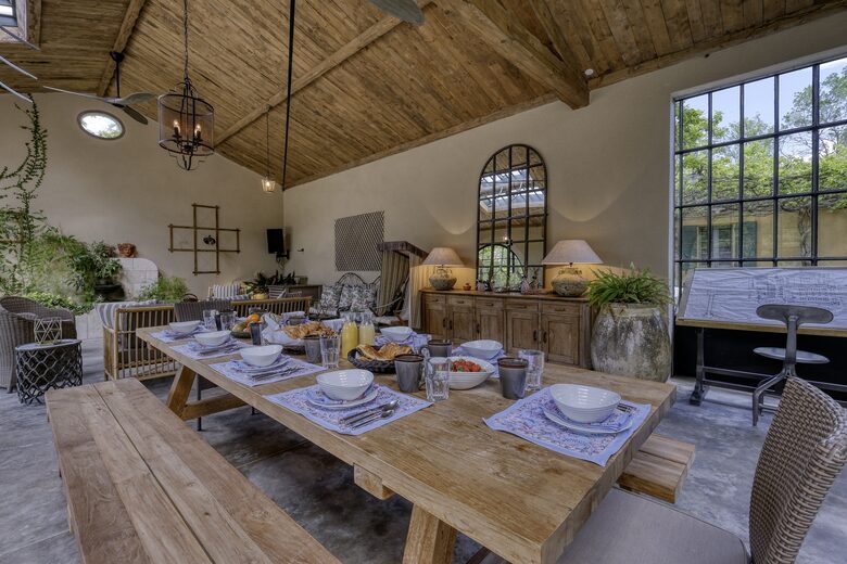 Les Confines: An Enchanting Provençal Estate of Timeless Elegance (R) - Noves, France