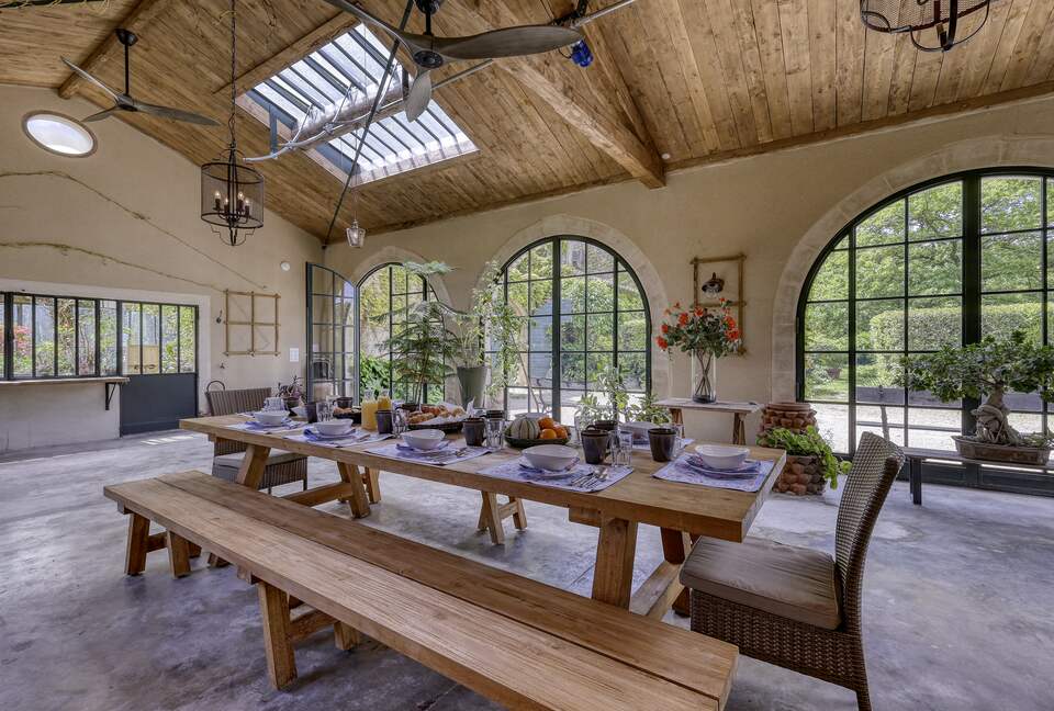 Les Confines: An Enchanting Provençal Estate of Timeless Elegance (R) - Noves, France