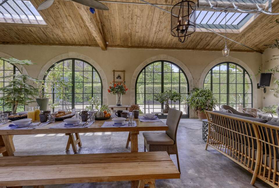 Les Confines: An Enchanting Provençal Estate of Timeless Elegance (R) - Noves, France