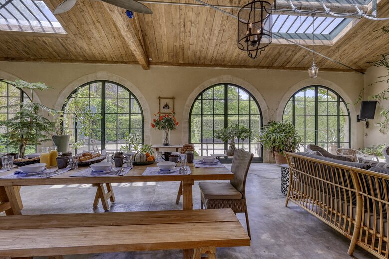 Les Confines: An Enchanting Provençal Estate of Timeless Elegance (R) - Noves, France