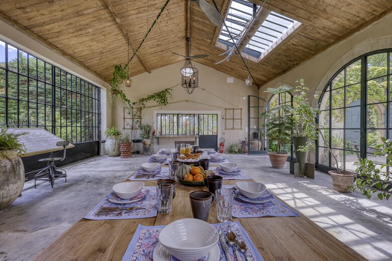 Les Confines: An Enchanting Provençal Estate of Timeless Elegance (R) - Noves, France