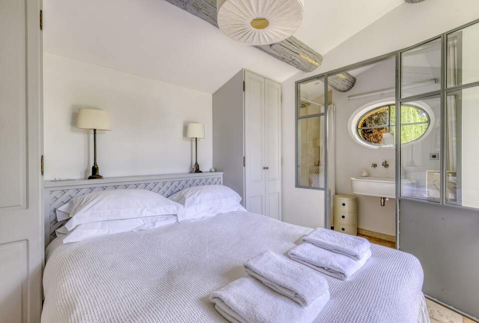 Les Confines: An Enchanting Provençal Estate of Timeless Elegance (R) - Noves, France