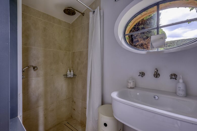 Les Confines: An Enchanting Provençal Estate of Timeless Elegance (R) - Noves, France