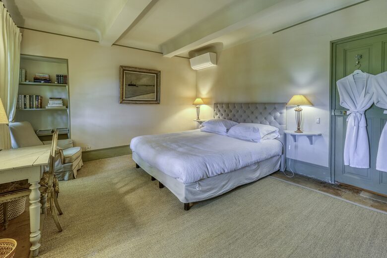 Les Confines: An Enchanting Provençal Estate of Timeless Elegance (R) - Noves, France