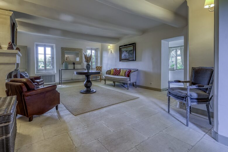 Les Confines: An Enchanting Provençal Estate of Timeless Elegance (R) - Noves, France