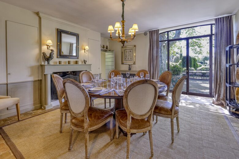 Les Confines: An Enchanting Provençal Estate of Timeless Elegance (R) - Noves, France