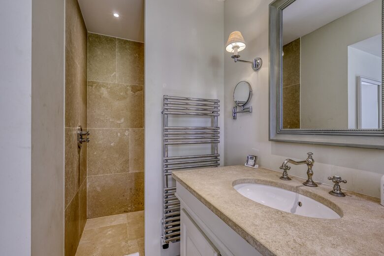 Les Confines: An Enchanting Provençal Estate of Timeless Elegance (R) - Noves, France