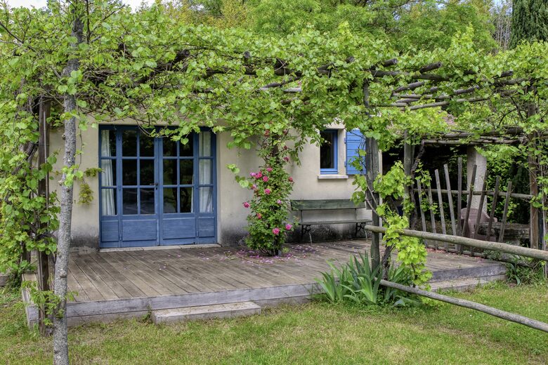 Les Confines: An Enchanting Provençal Estate of Timeless Elegance (R) - Noves, France