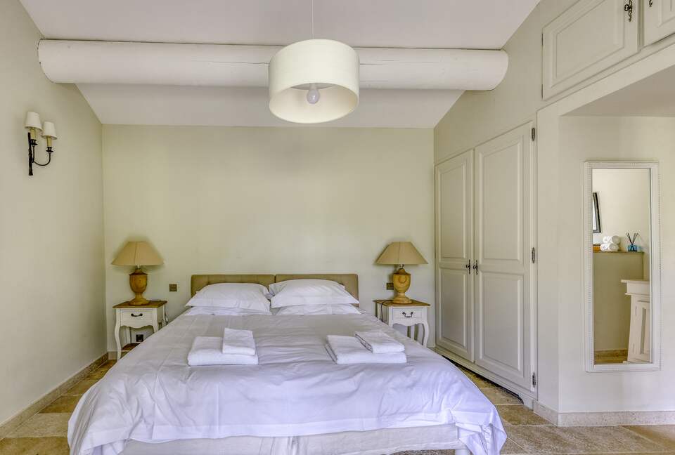 Les Confines: An Enchanting Provençal Estate of Timeless Elegance (R) - Noves, France