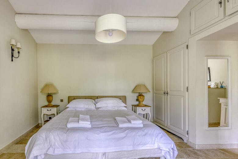 Les Confines: An Enchanting Provençal Estate of Timeless Elegance (R) - Noves, France