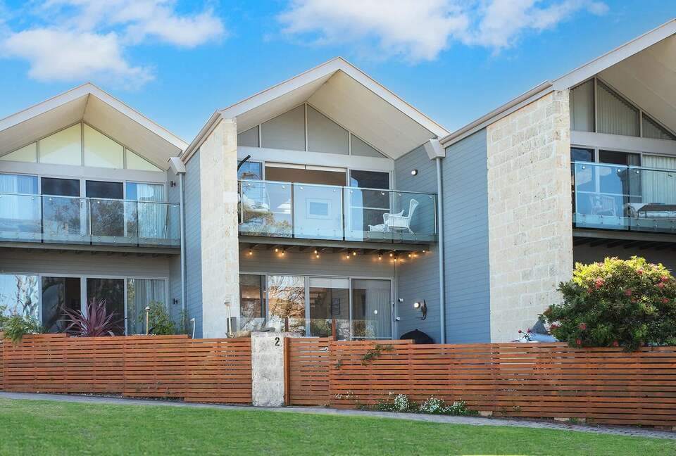 Augusta River & Ocean View Retreat with Lush Courtyards - Augusta, Australia