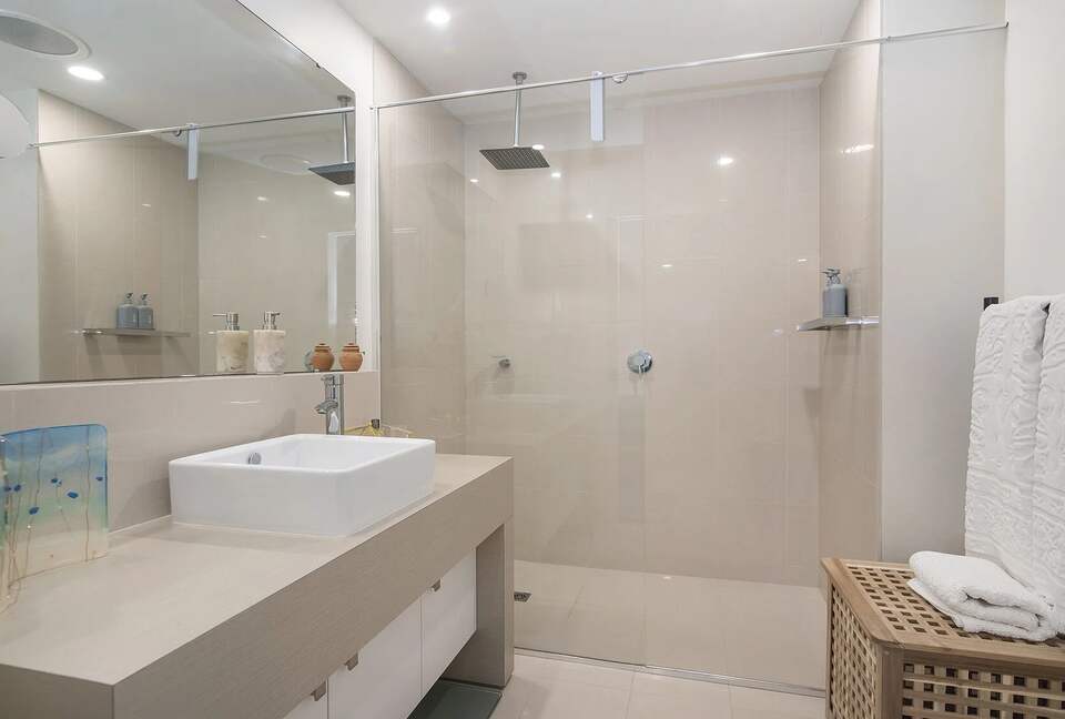 Augusta River & Ocean View Retreat with Lush Courtyards - Augusta, Australia