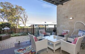 Augusta River & Ocean View Retreat with Lush Courtyards - Augusta, Australia