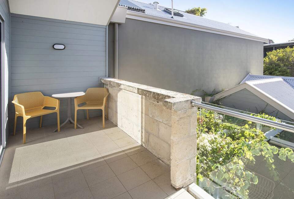 Augusta River & Ocean View Retreat with Lush Courtyards - Augusta, Australia