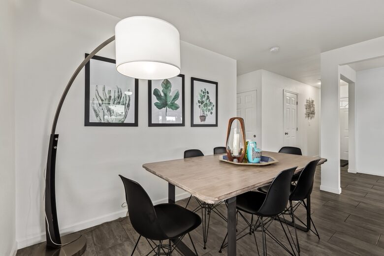 Dining area with seating for 6