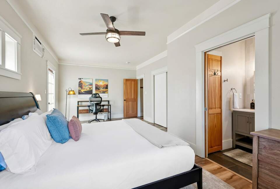 Wine Country Retreat Across from Spring Lake - Santa Rosa, California