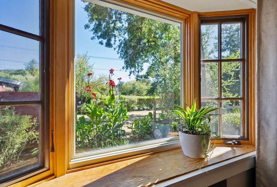 Wine Country Retreat Across from Spring Lake - Santa Rosa, California