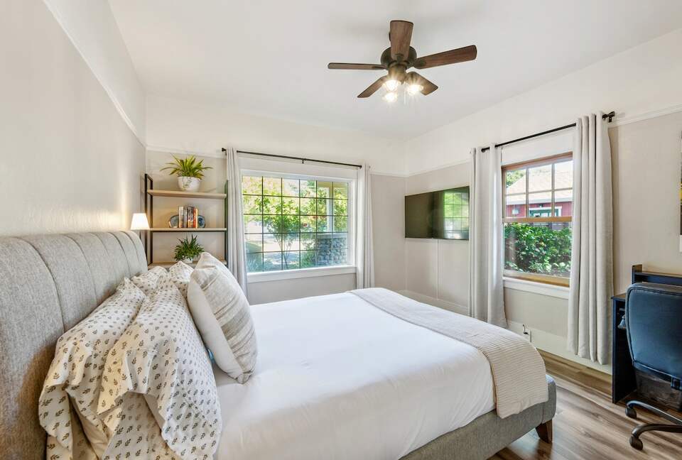 Wine Country Retreat Across from Spring Lake - Santa Rosa, California