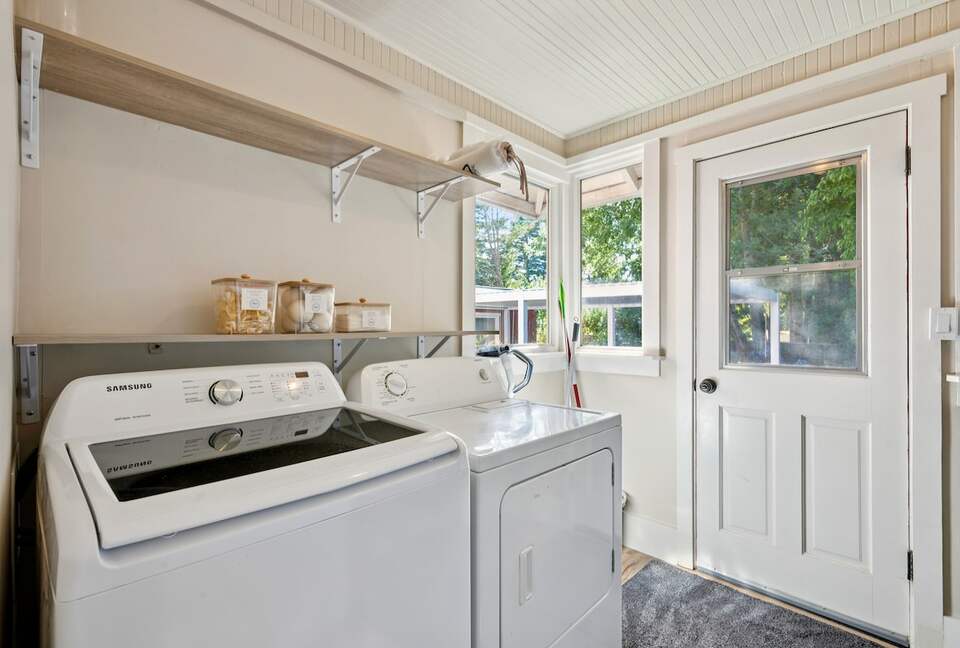 Wine Country Retreat Across from Spring Lake - Santa Rosa, California