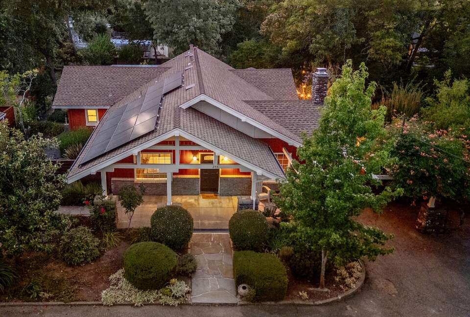 Wine Country Retreat Across from Spring Lake - Santa Rosa, California