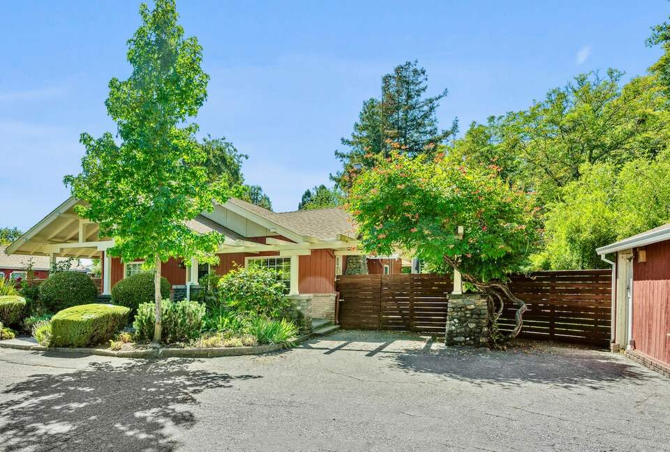 Wine Country Retreat Across from Spring Lake - Santa Rosa, California