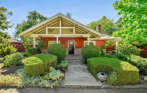 Wine Country Retreat Across from Spring Lake - Santa Rosa, California