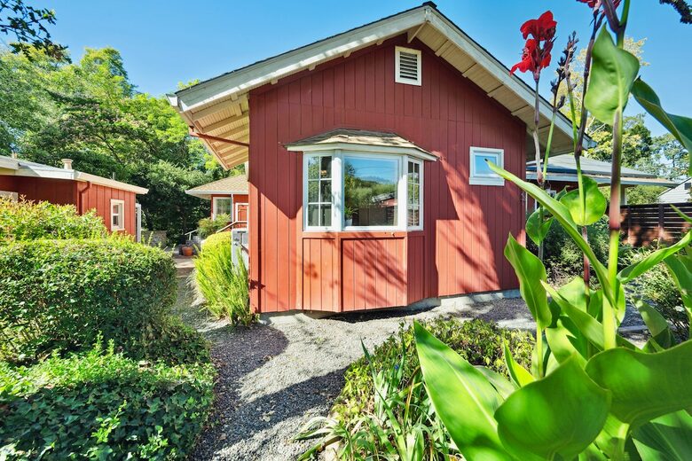 Wine Country Retreat Across from Spring Lake - Santa Rosa, California