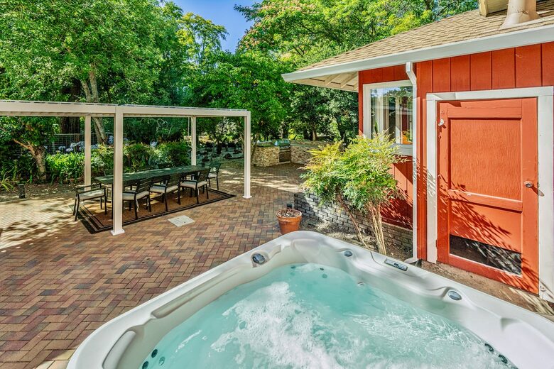 Wine Country Retreat Across from Spring Lake - Santa Rosa, California