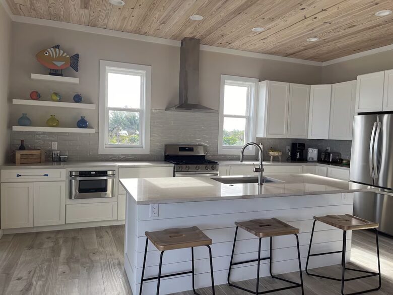 Green Turtle Cay Luxury Villa on Bita Bay - Green Turtle Cay, Bahamas