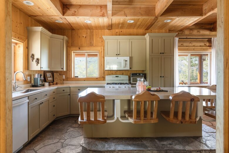 Remote Luxury Lodge Near Park City with Year-Round Adventure - Oakley, Utah