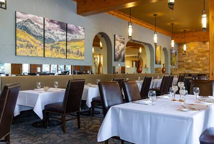 Dining room at Grouse Mountain Grill (in The Pines)