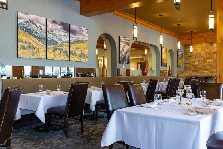 Dining room at Grouse Mountain Grill (in The Pines)