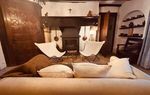 Peaceful Dordogne Estate Surrounded by Nature - Veyrines-de-Domme, France