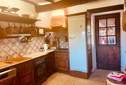 Peaceful Dordogne Estate Surrounded by Nature - Veyrines-de-Domme, France