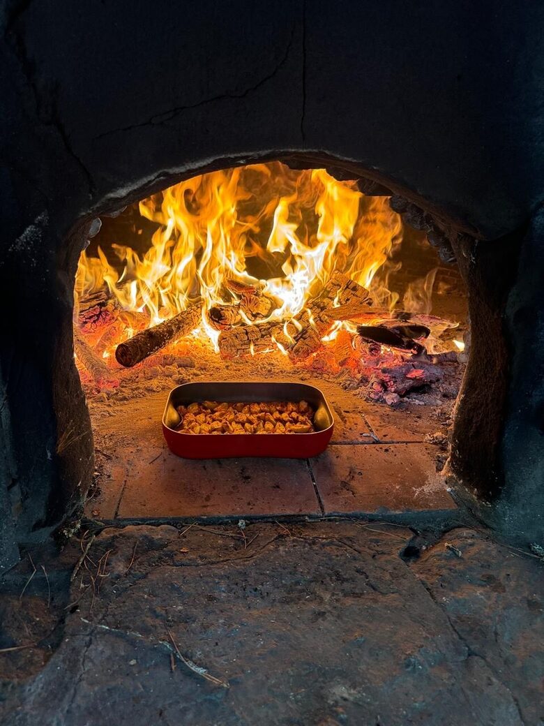Peaceful Dordogne Estate Surrounded by Nature - Veyrines-de-Domme, France