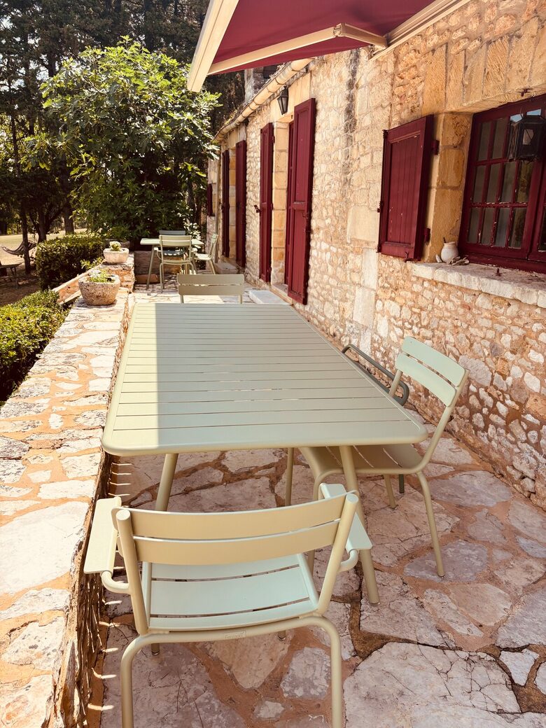 Peaceful Dordogne Estate Surrounded by Nature - Veyrines-de-Domme, France