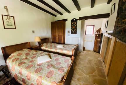 Peaceful Dordogne Estate Surrounded by Nature - Veyrines-de-Domme, France